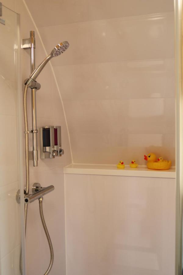 Loch Cromore Holiday Pods מראה חיצוני תמונה